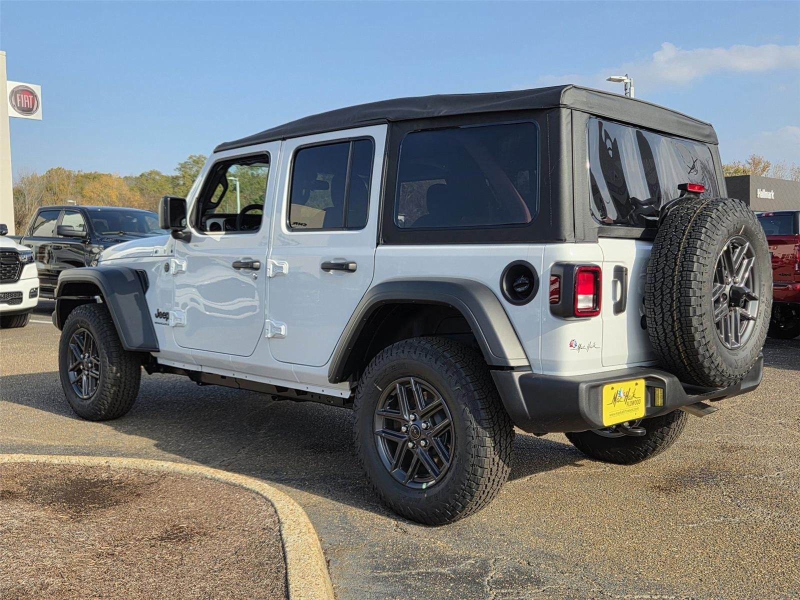New 2026 Bright White Clear-Coat Exterior Paint Jeep Sport S image 6