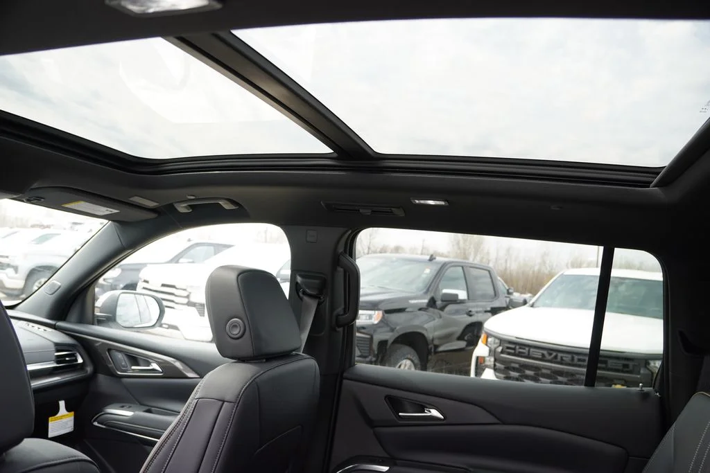 New 2026 Polar White Tricoat Chevrolet High Country image 14