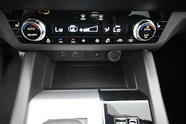 New 2026 Black Nissan Platinum image 28