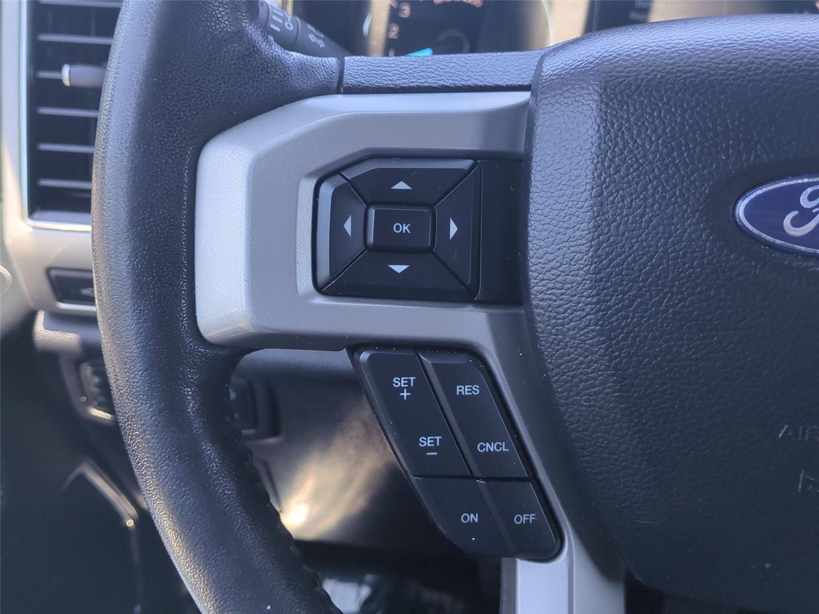Used 2019 Abyss Gray Metallic Ford LARIAT image 33