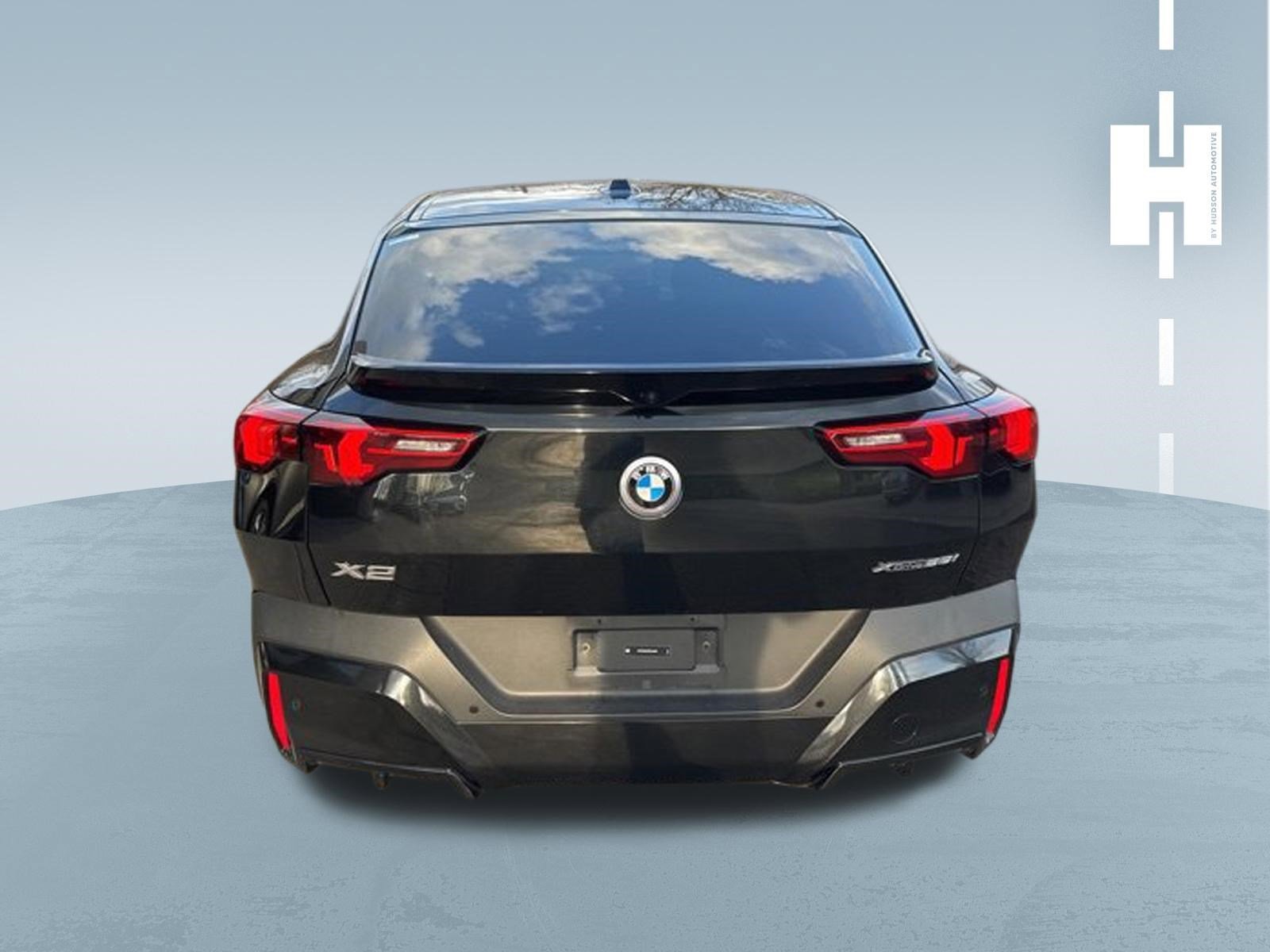 Used 2025 Black Sapphire Metallic BMW xDrive28i image 3