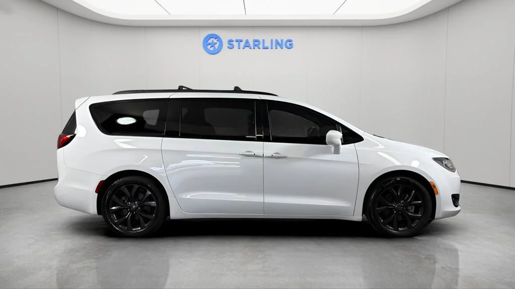 Used 2019 White Chrysler Touring Plus image 12