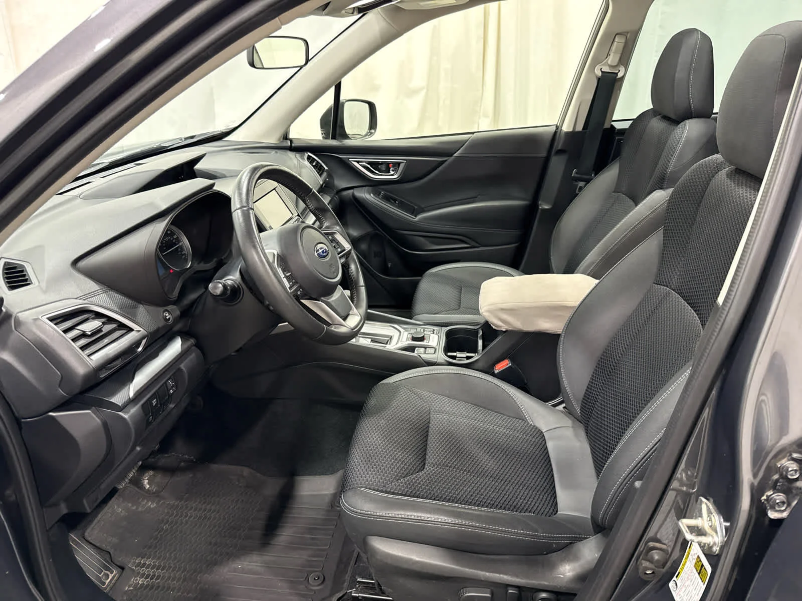 Used 2023  Subaru Premium image 12