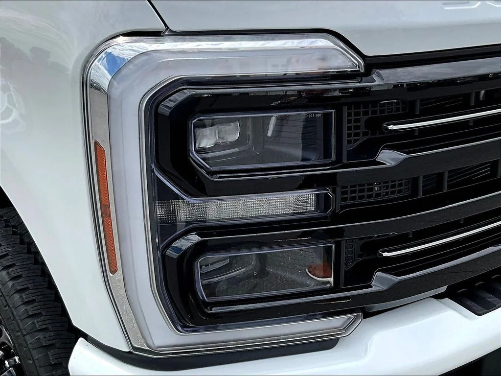 New 2026 Star White Metallic Tri-Coat Ford F-250® Platinum® image 38