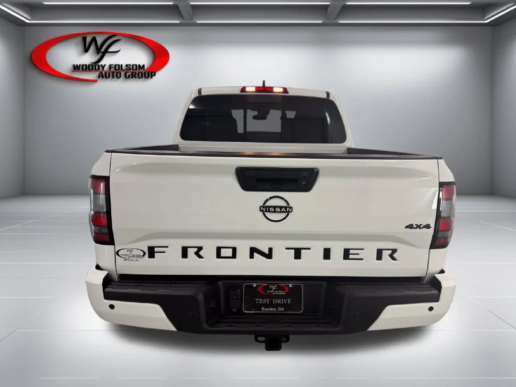New 2027 Glacier White Nissan Crew Cab SV image 7