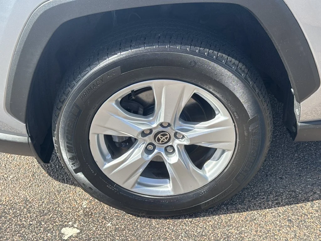 Used 2021 Silver Toyota XLE image 39