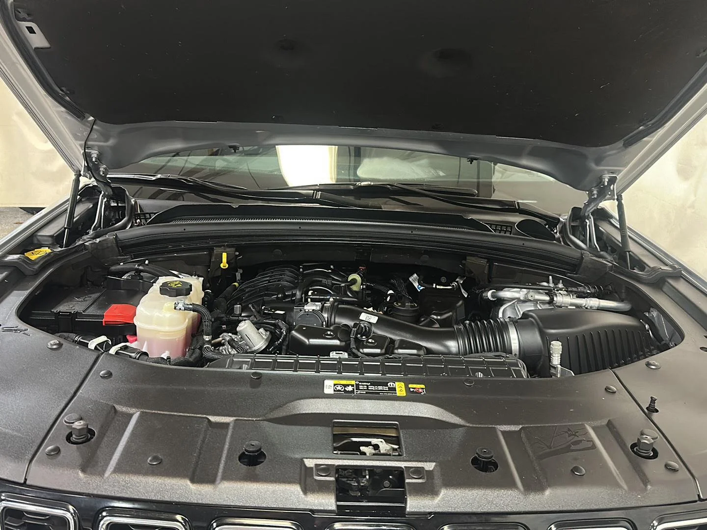 Used 2022 Silver Zynith Jeep Limited image 13