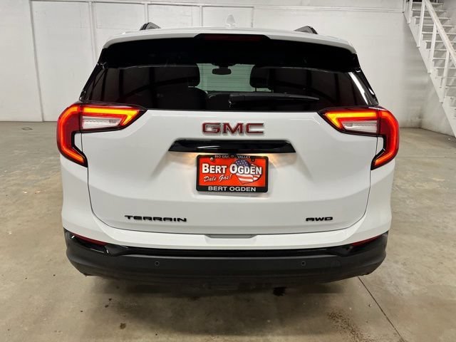 Used 2024 Summit White GMC SLT image 4