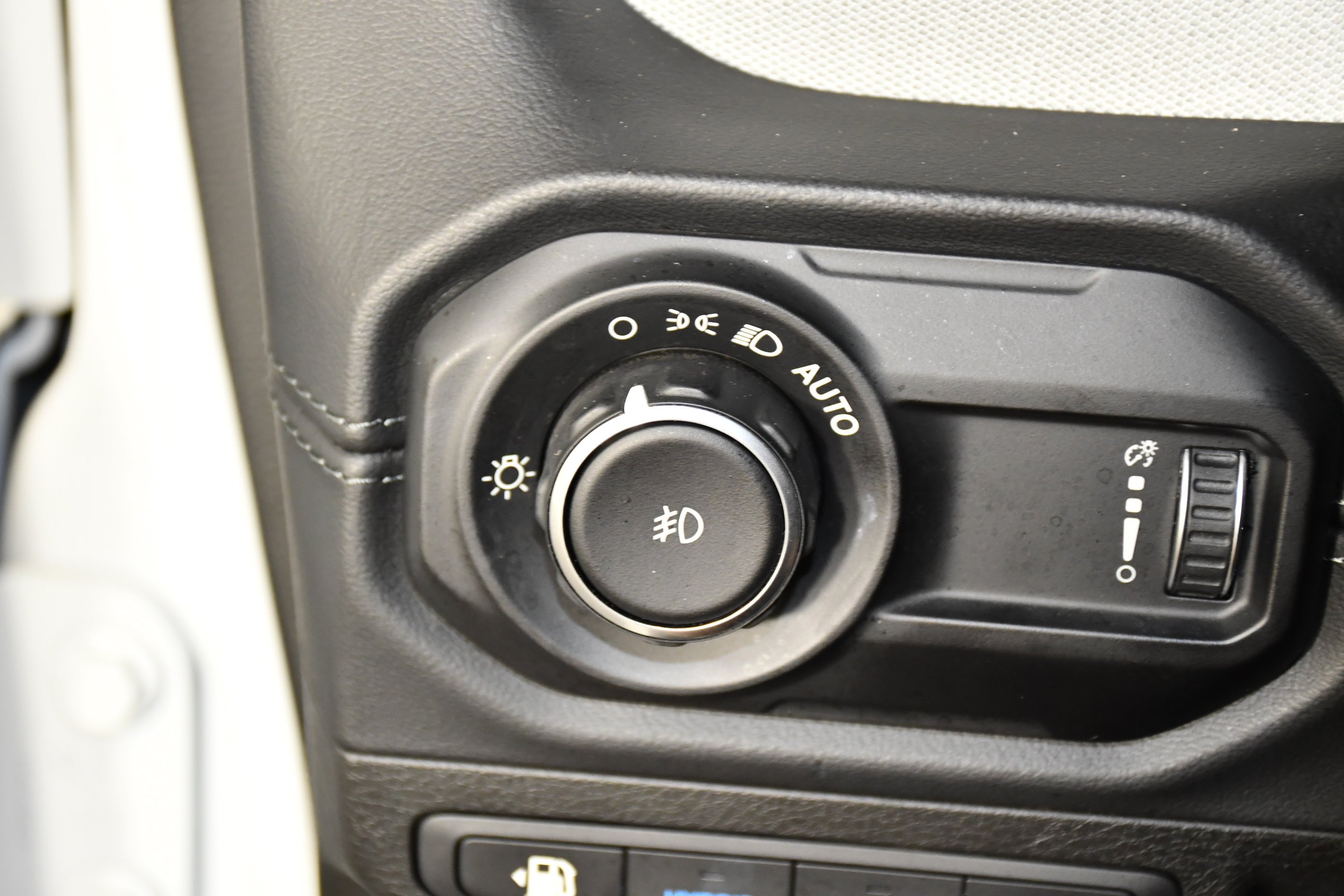 Used 2024 Bright White Clearcoat Jeep Sahara image 33