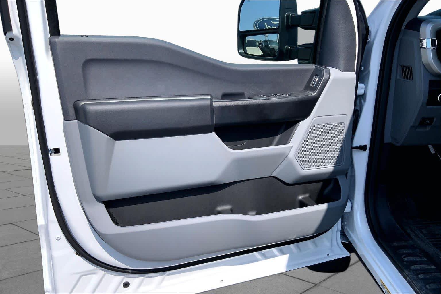 New 2026 Oxford White Ford F-550® XL image 7