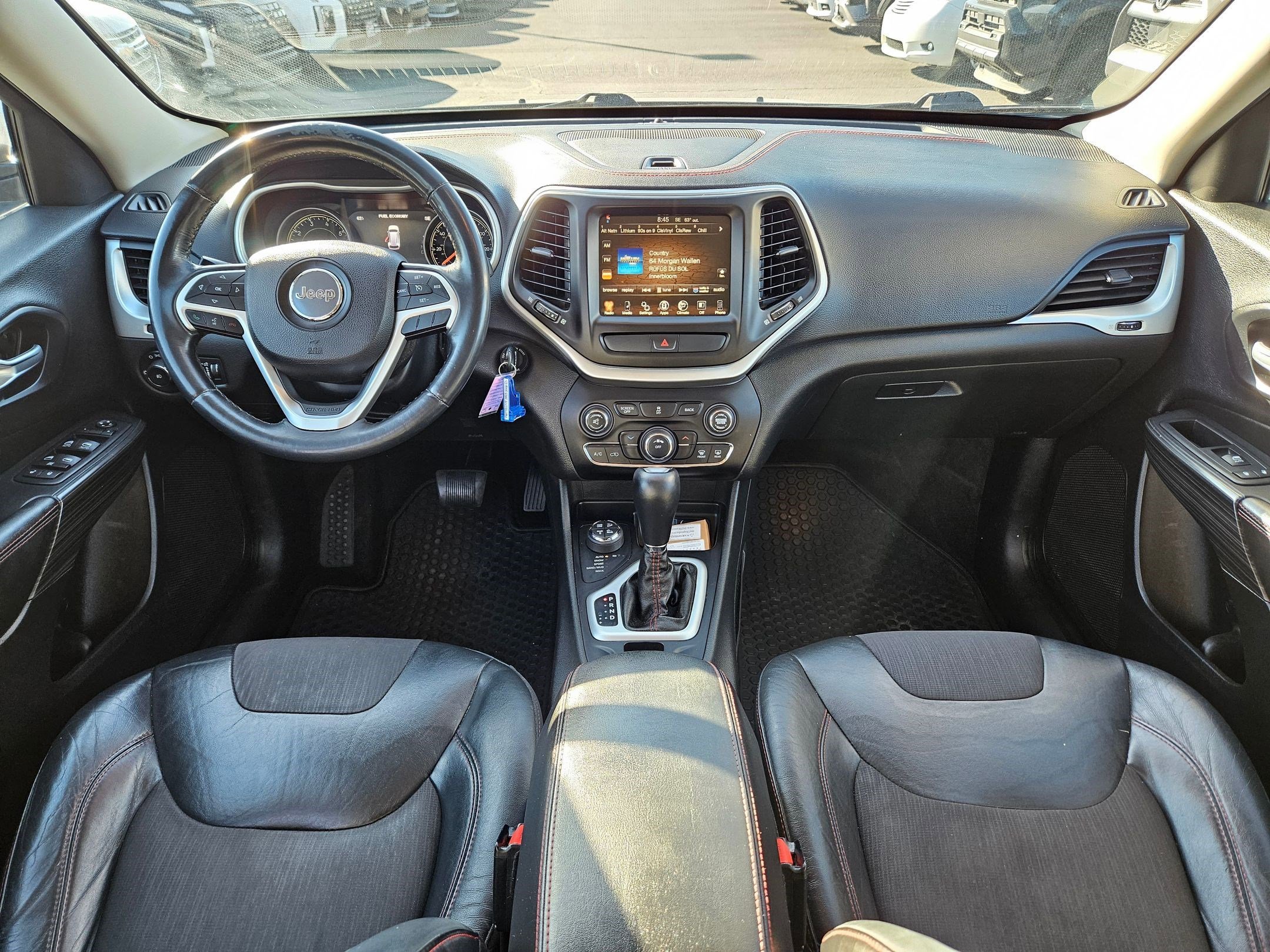 Used 2015 Granite Crystal Clearcoat Metallic Jeep Trailhawk image 27