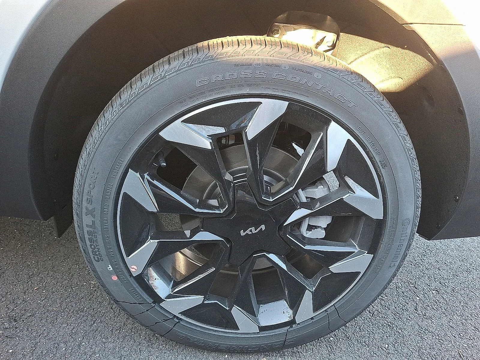 New 2026 Ivory Silver Kia EX image 4