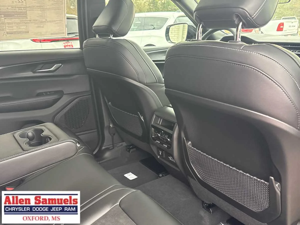 2025 Jeep Grand Cherokee Altitude - Photo 23