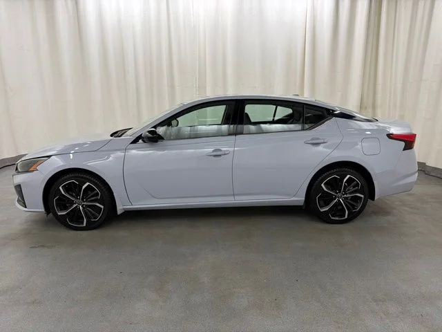 Used 2023 Gray Nissan 2.5 SR image 3