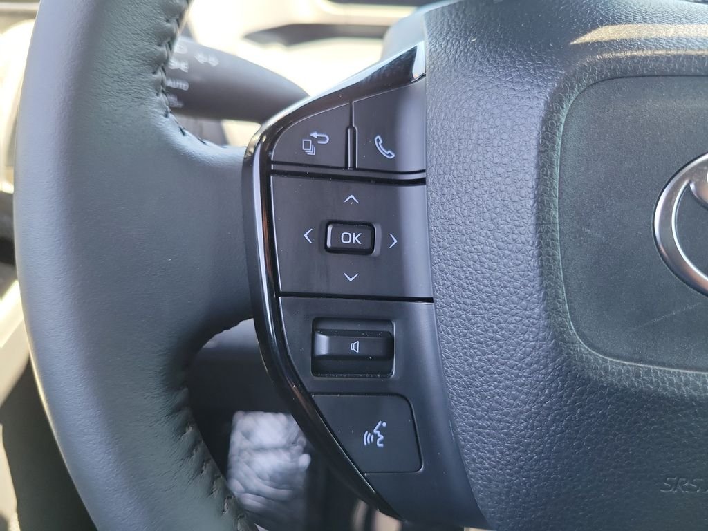 Used 2025 Black Toyota XLE image 29