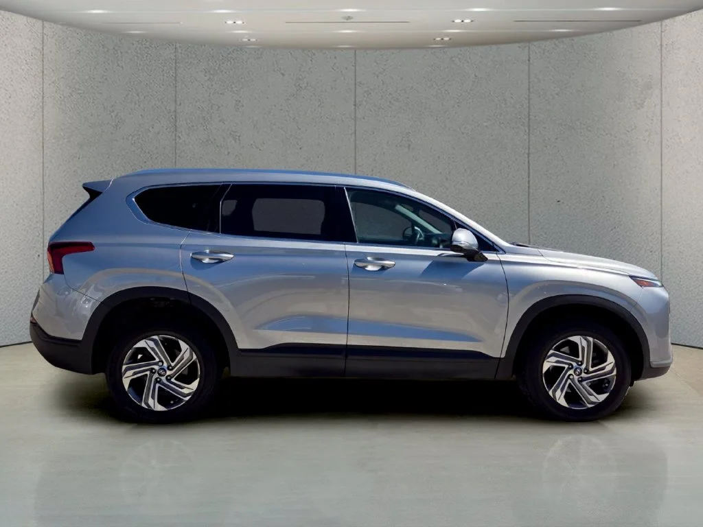 Used 2023 Silver Hyundai SEL image 6