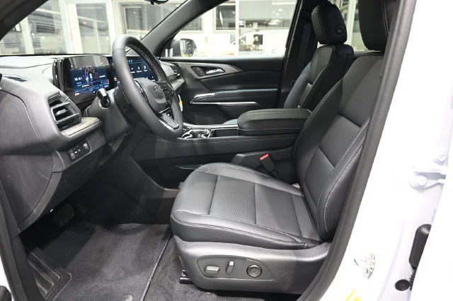 2027 Chevrolet Traverse LT - Photo 9
