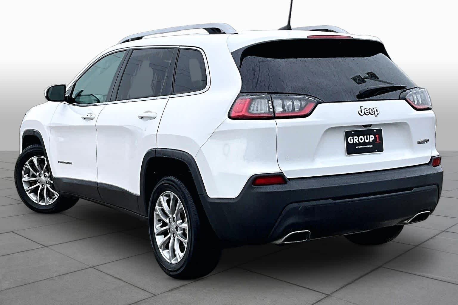 Used 2019 Bright White Clearcoat Jeep Latitude Plus image 12