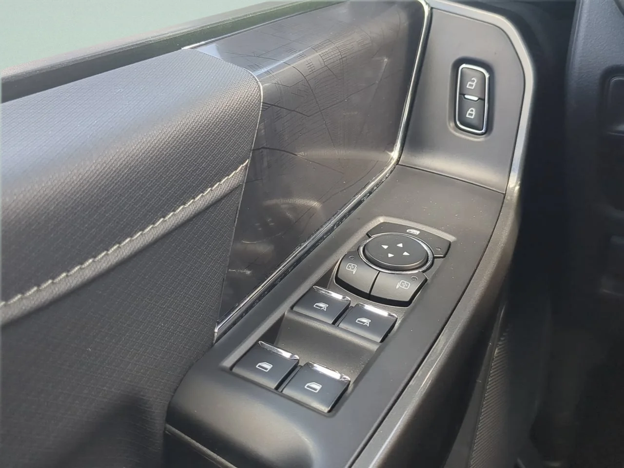 Used 2023 Avalanche Gray Ford XLT image 23