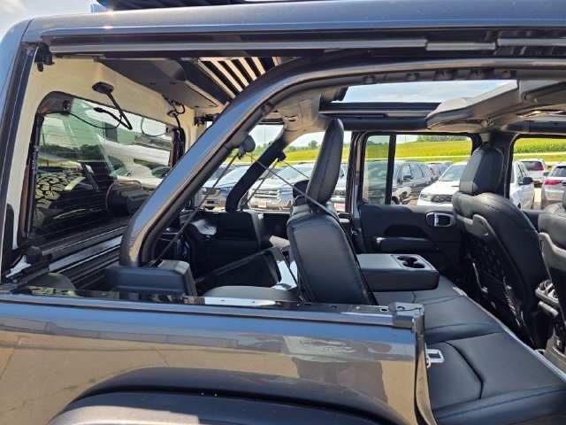 Certified Used 2022 Granite Crystal Metallic Clearcoat Jeep Unlimited Rubicon image 10