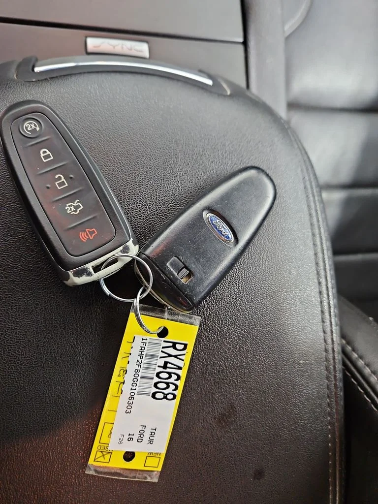 Used 2016 Ingot Silver Ford Limited image 28