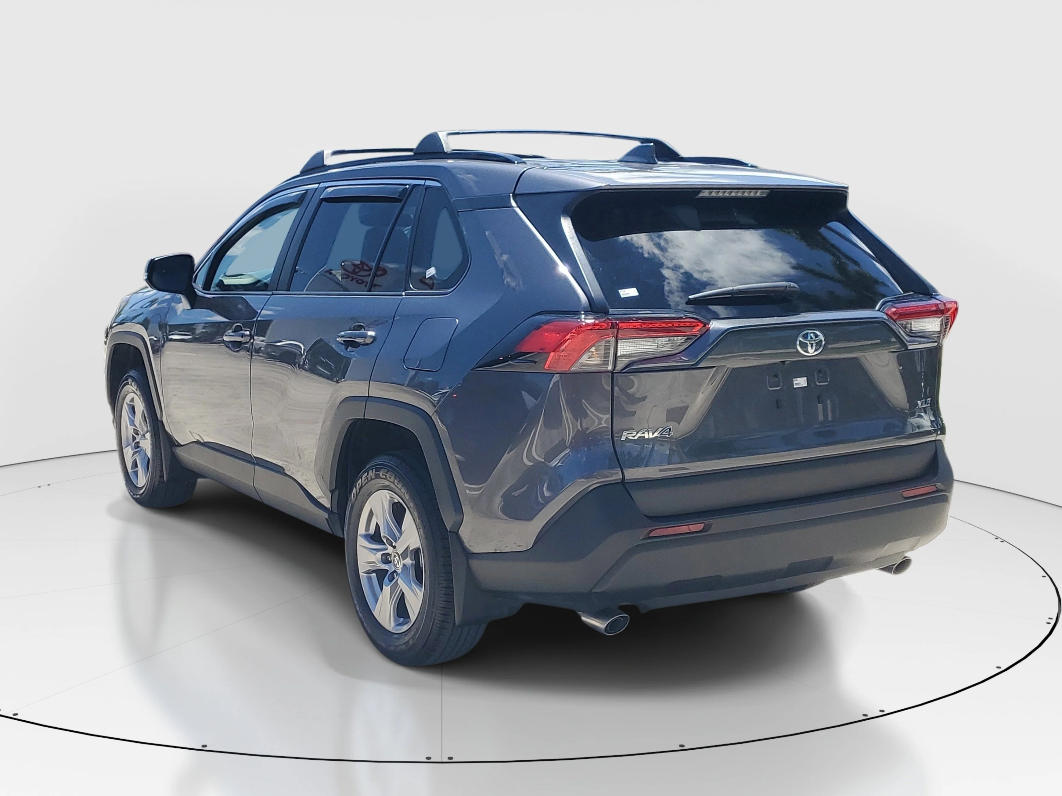 Certified Used 2025 Magnetic Gray Metallic Toyota XLE image 5