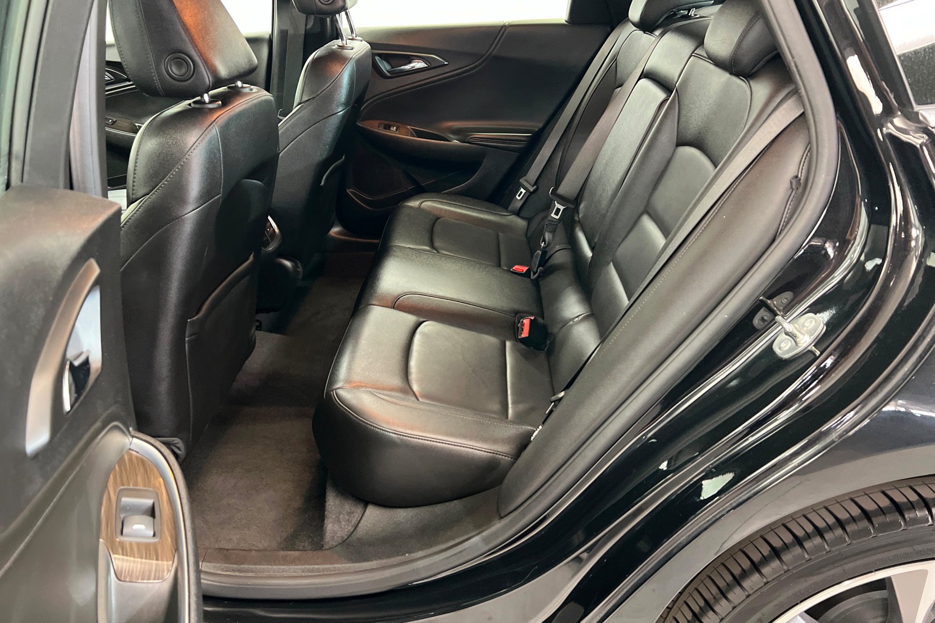 Used 2024 Mosaic Black Metallic Chevrolet LT image 22