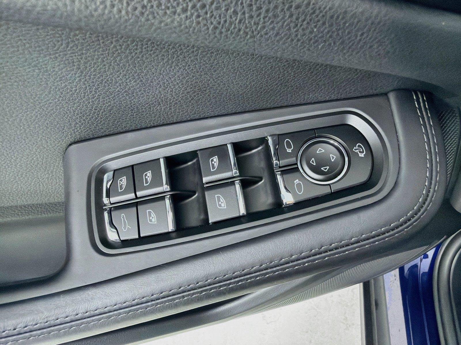 Used 2024  Porsche T image 8