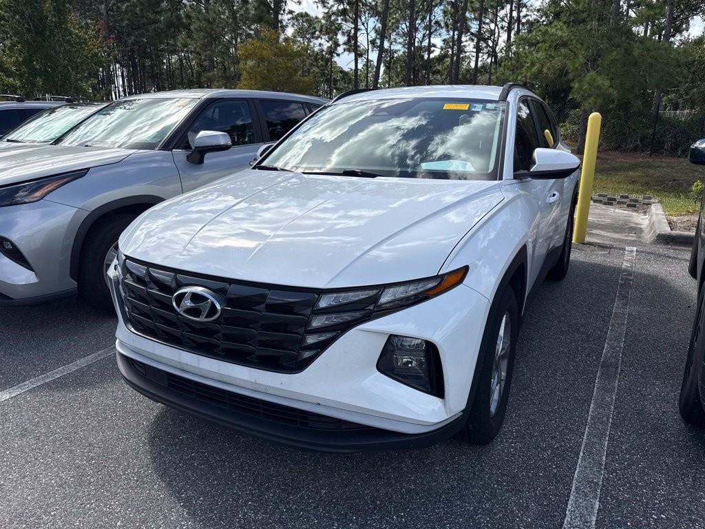 Used 2024 White Hyundai SEL image 1