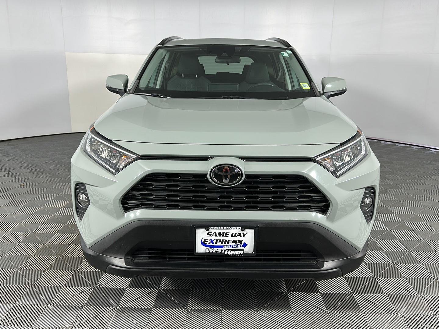 Used 2021 Lunar Rock Toyota XLE image 3