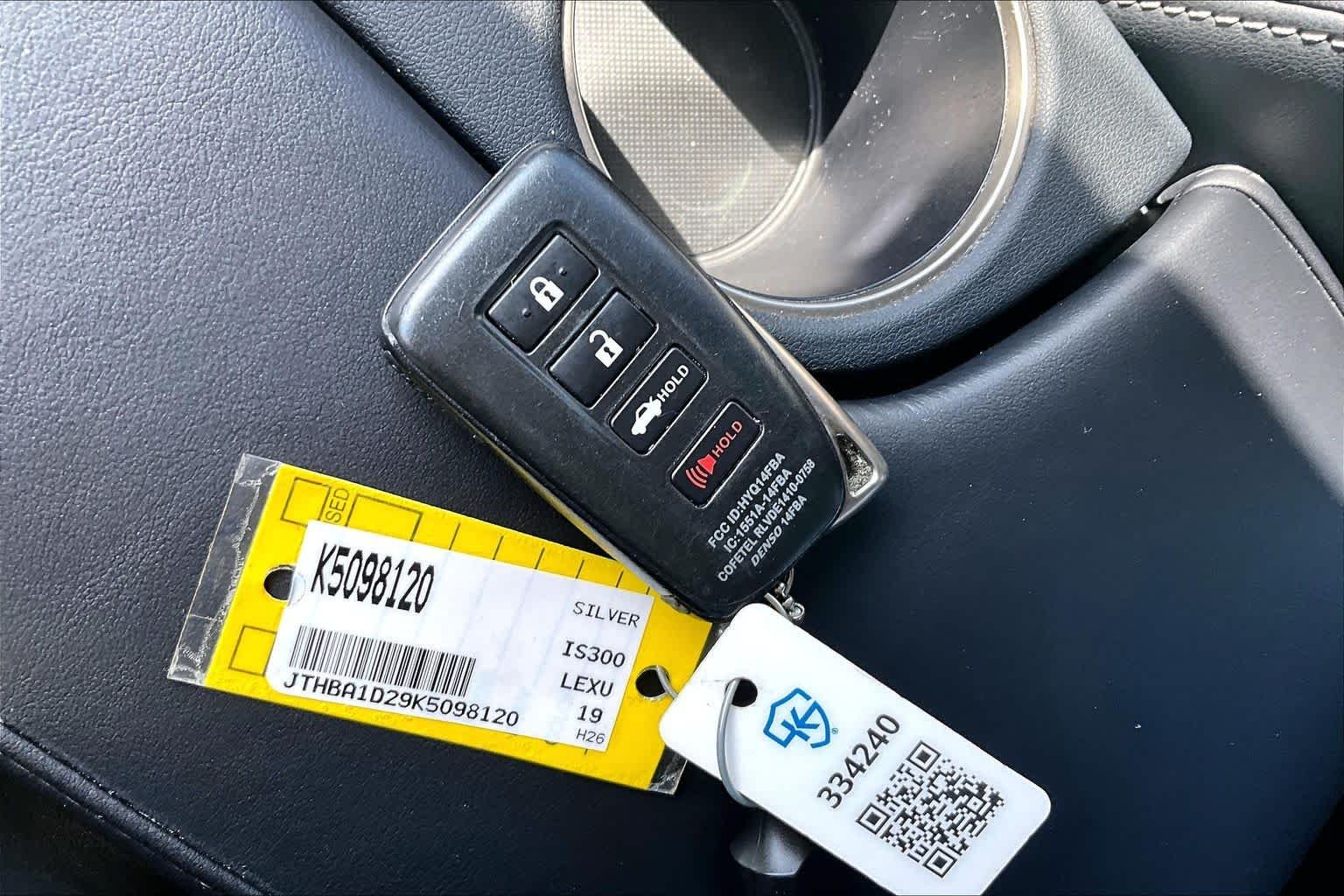 Used 2019 Atomic Silver Lexus  image 15
