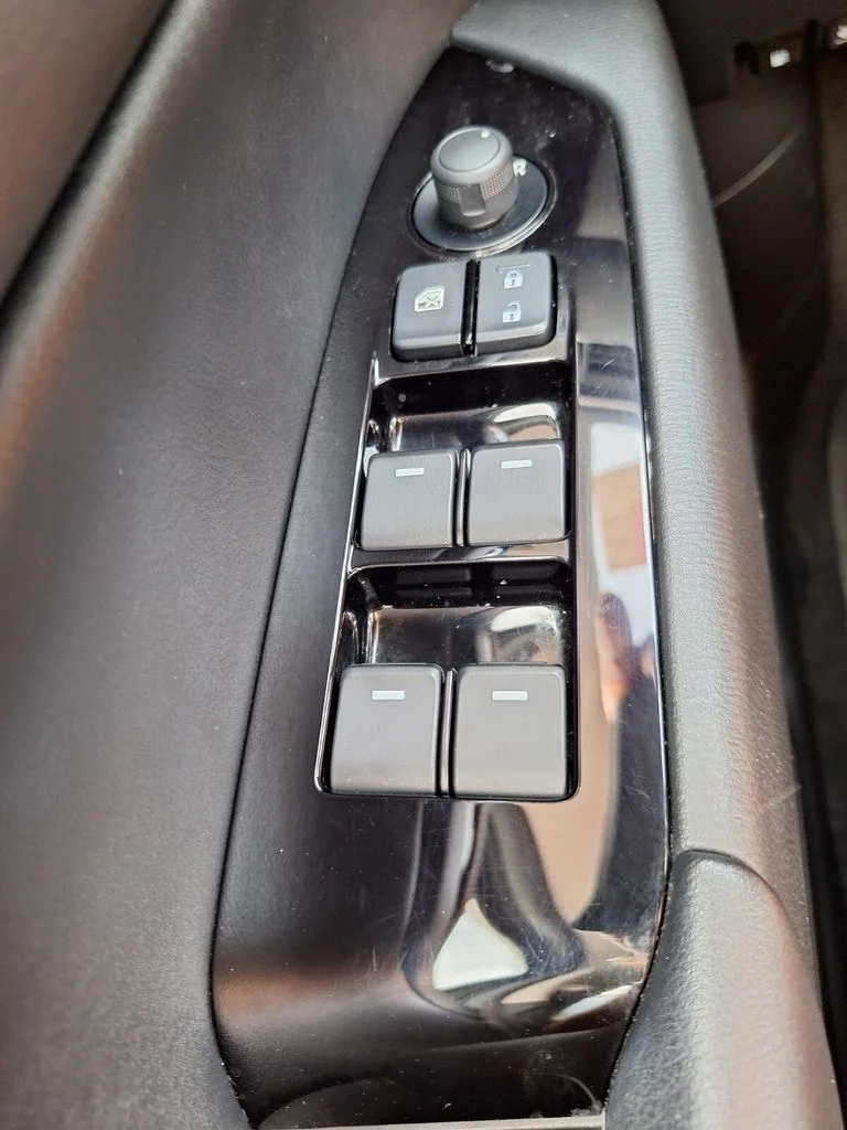 Used 2025 Rhodium White Metallic Mazda 2.5 S Select Package image 16