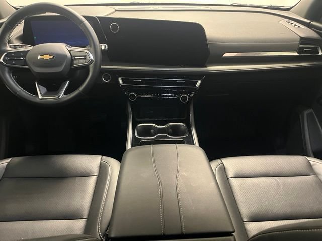 Used 2025 Mosaic Black Metallic Chevrolet LT image 16