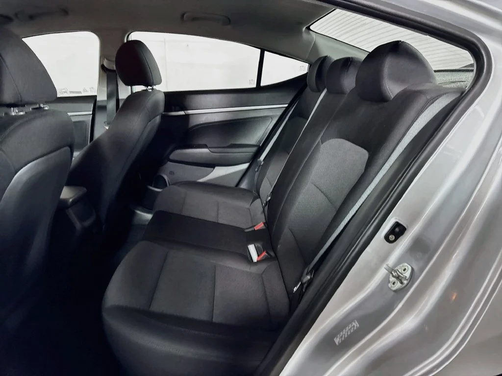 Used 2019 Silver Hyundai SE image 19