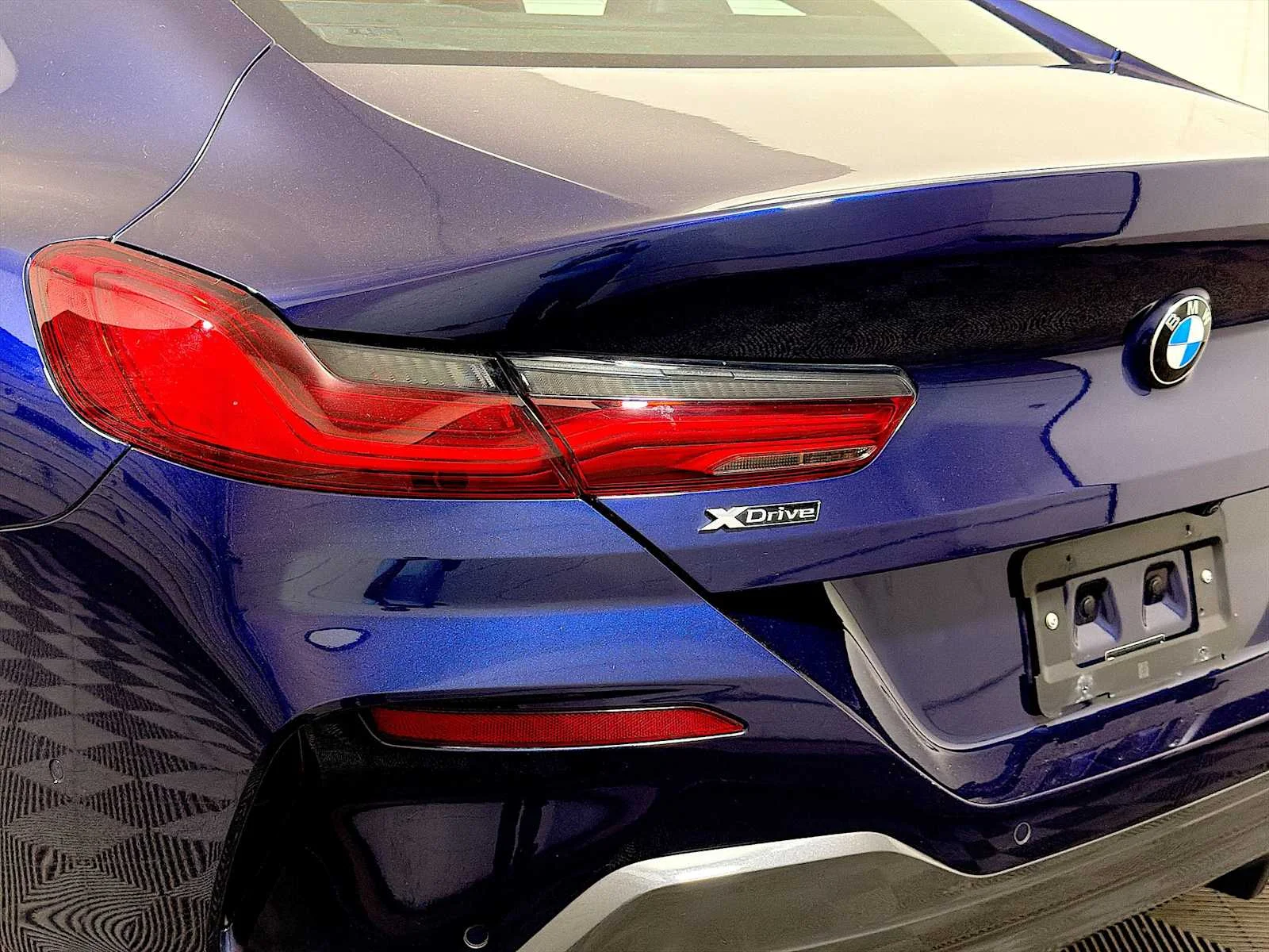 2026 BMW 8 Series M850i - Photo 25