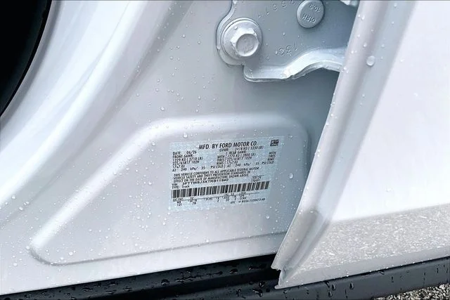 New 2026 Oxford White Ford XLT image 8