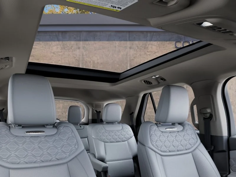 New 2027 Star White Metallic Tri-Coat Ford Platinum™ image 22