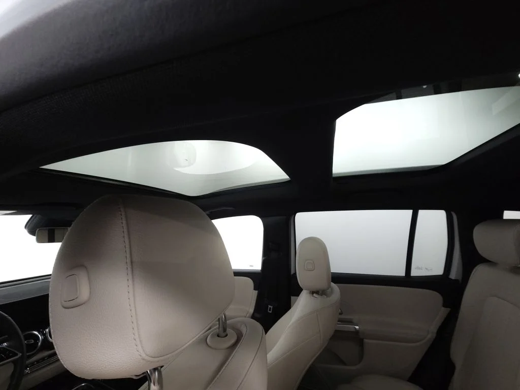 Certified Used 2026 Polar White Mercedes-Benz GLB 250 image 20