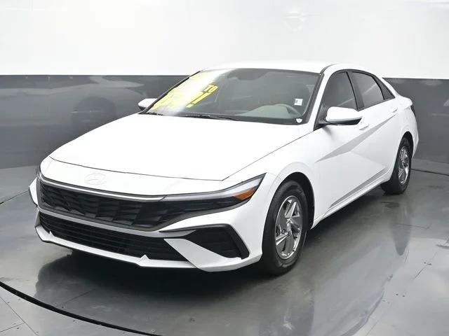 2025 Hyundai Elantra SE