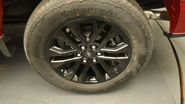 New 2026 Ruby Red Metallic Tinted Clearcoat Ford Lariat® image 9