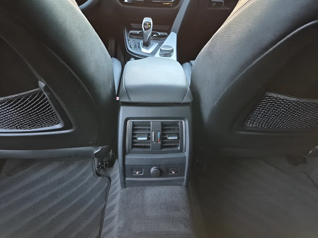 Used 2018 Black BMW 330 Gran Turismo i xDrive image 30
