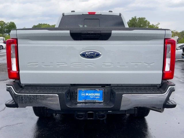 New 2026 Avalanche Ford XLT image 6