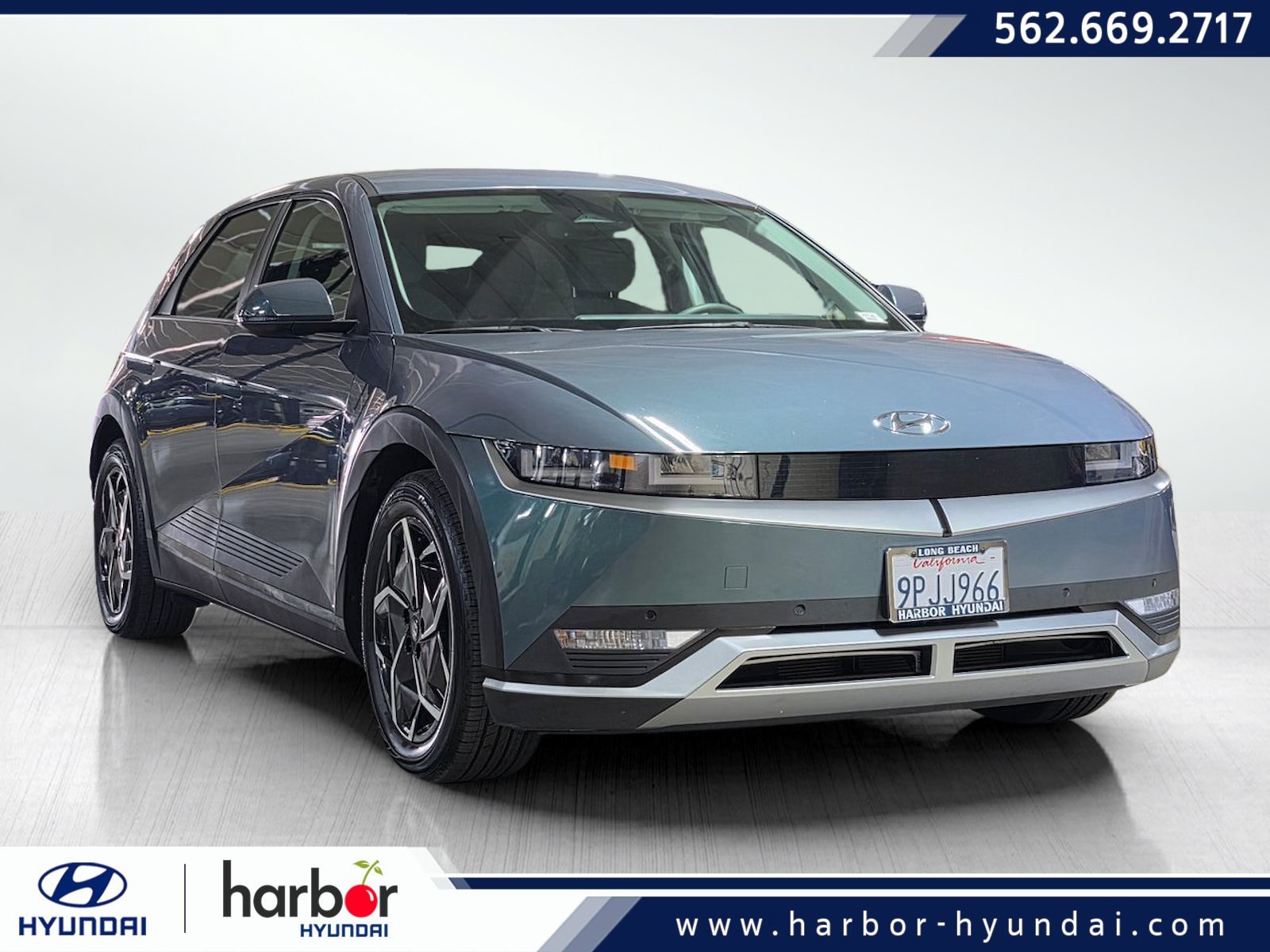 Used 2024 Digital Teal Hyundai SEL image 1