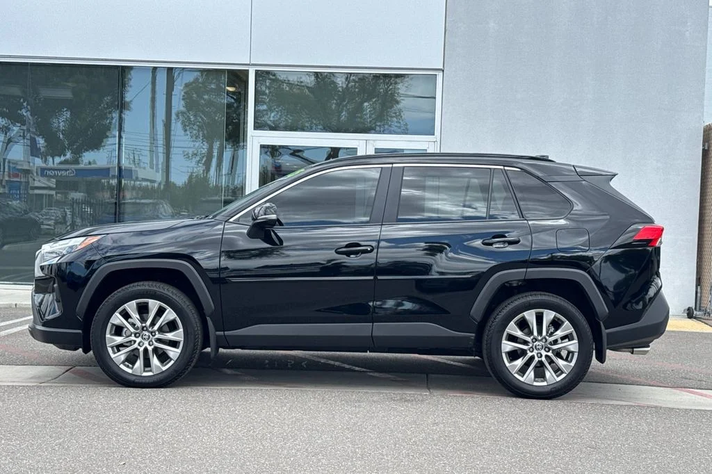 Used 2025 Black Toyota XLE Premium image 10