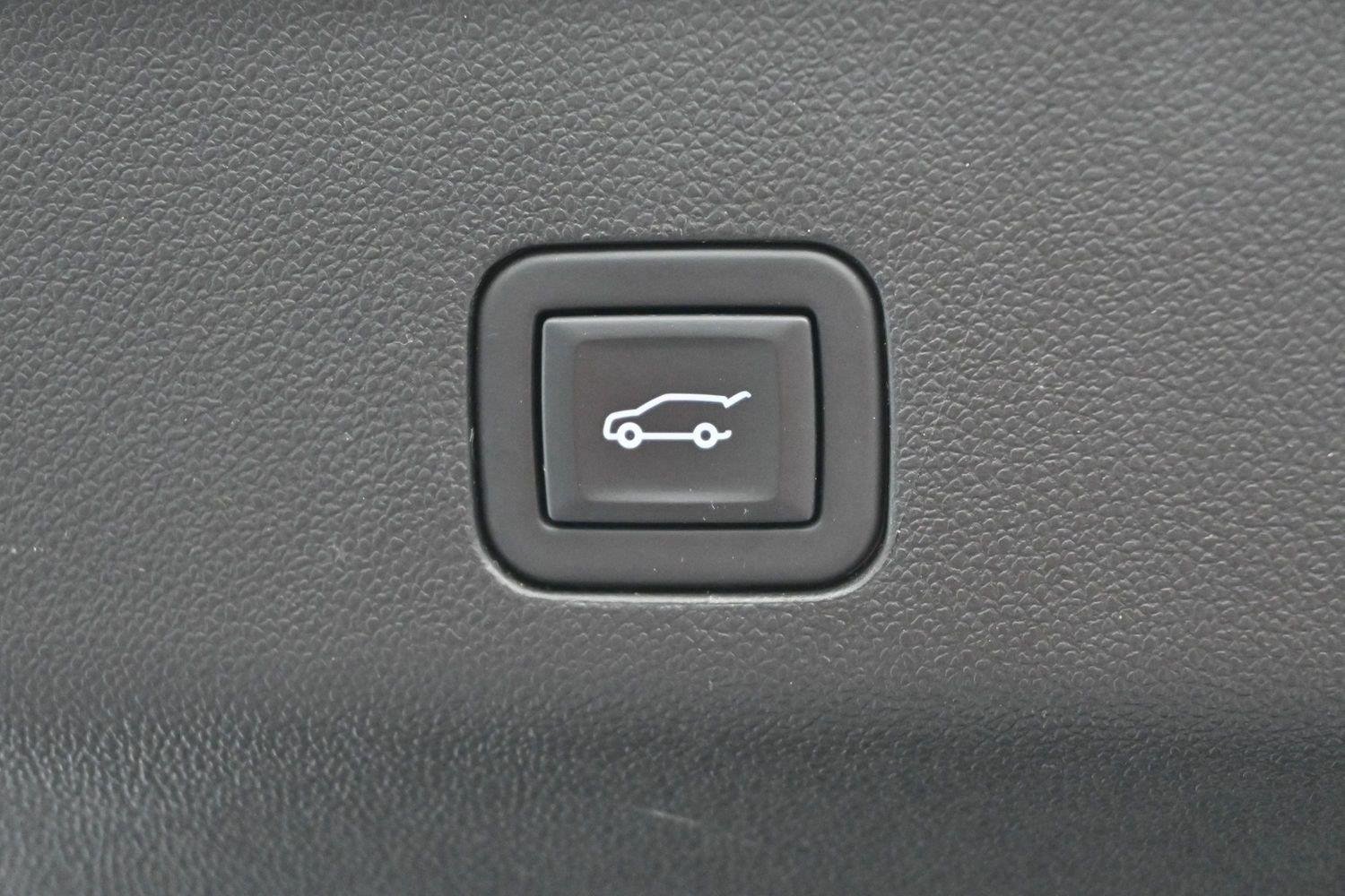 Used 2024 Summit White Chevrolet Premier image 11