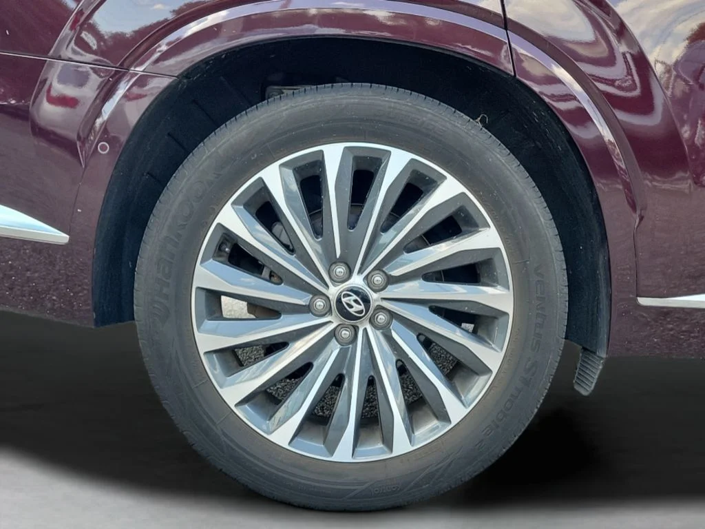 Used 2024 Red Hyundai Calligraphy image 38