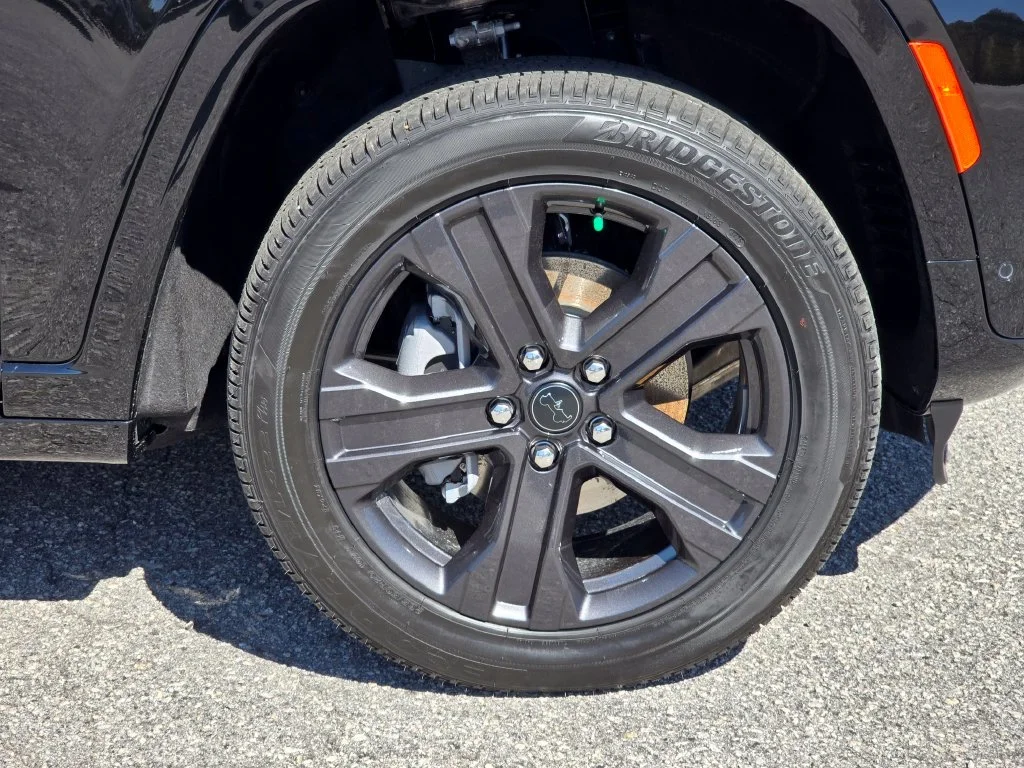 New 2027 Black Jeep Limited Reserve image 15