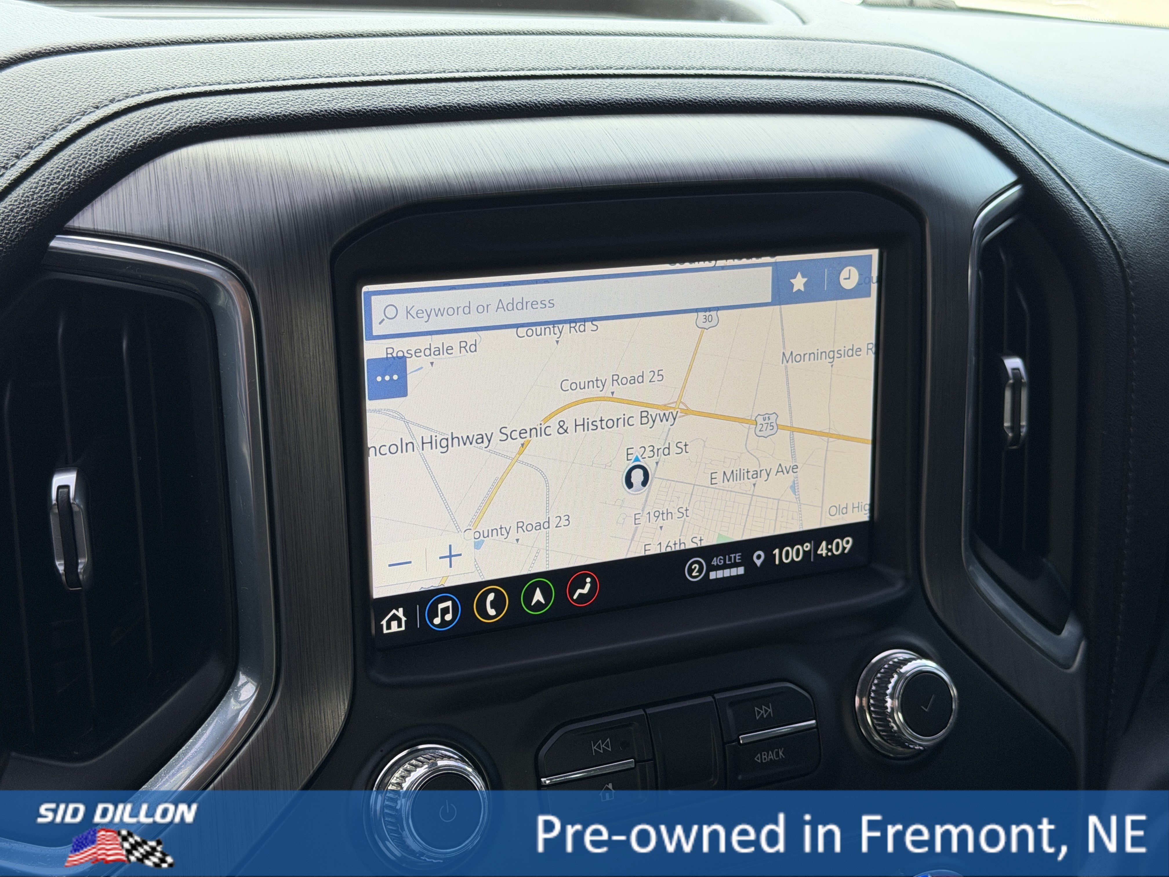 Used 2021 White Frost Tricoat GMC Denali image 10