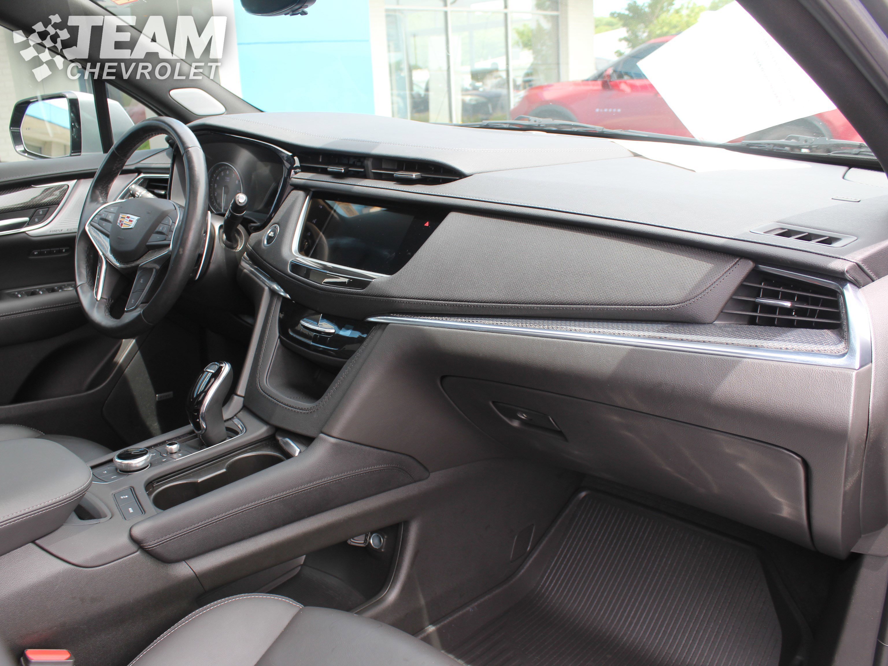 Used 2024 Argent Silver Metallic Cadillac Sport image 28