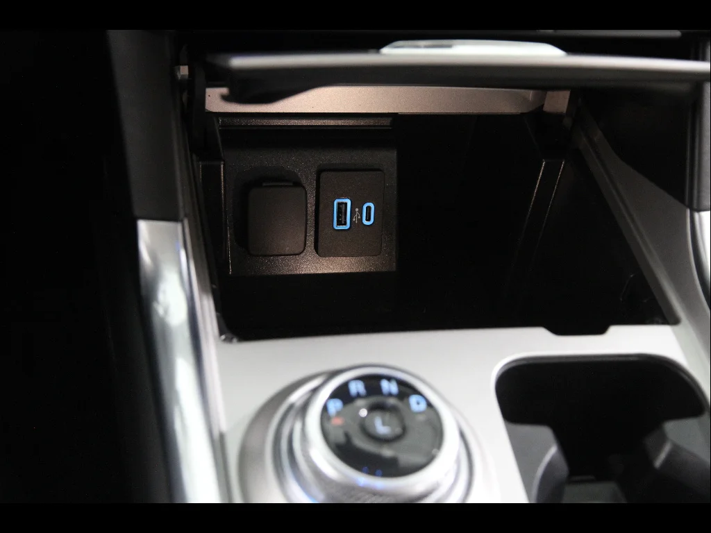 Used 2023 Stone Blue Ford Limited image 17